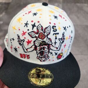 STRANGER THINGS HELLFIRE CLUB EXCLUSIVE HAT 7 1/4 BRAND NEW!!